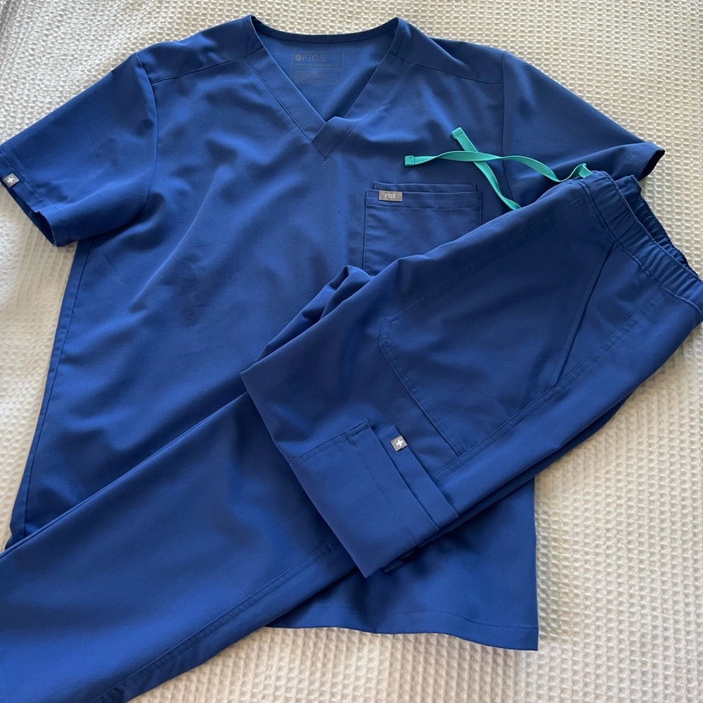 Men’s figs scrubs